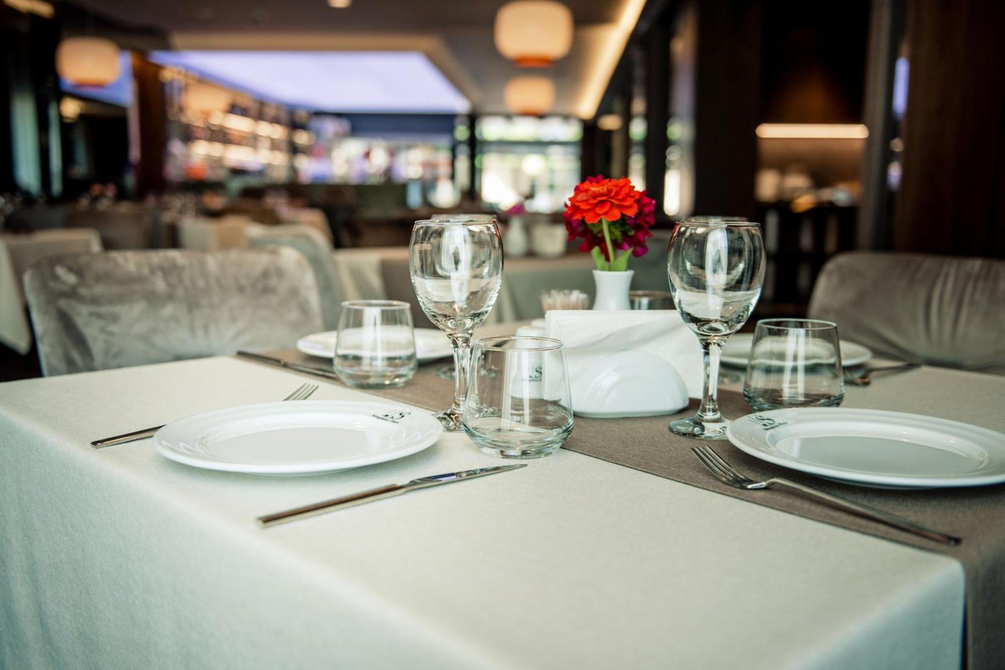 Seraphine Plaza Peje Ngoại thất bức ảnh